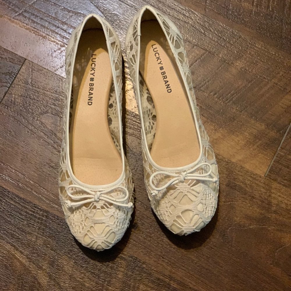 Lucky Brand  Lace Ballerina Pumps, Cream" S 9